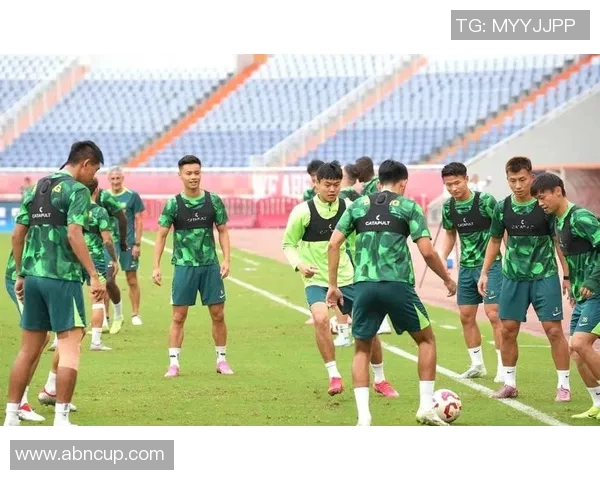 中超球员表现亮眼引关注 新一轮联赛精彩对决激烈展开 中超球员表现亮眼引关注 新一轮联赛精彩对决激烈展开